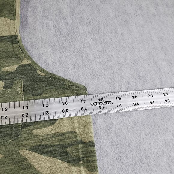 Old Navy Tank Top Womens Small Green Camo Everywear Sleeveless Shirt - Picture 3 of 6